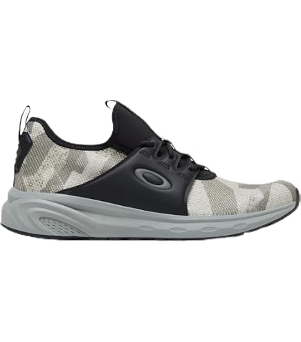 Amazon.com | Oakley NSC75 Sneaker | Fitness & Cross-Training